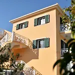 Reverenza * Lixúri